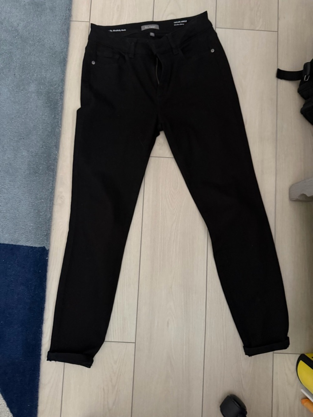 NWOT DL1961 Black (Onyx) Taylor Ankle Mid Rise Skinny